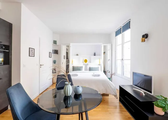 Superb Flat - Heart Of Marais - * פריז