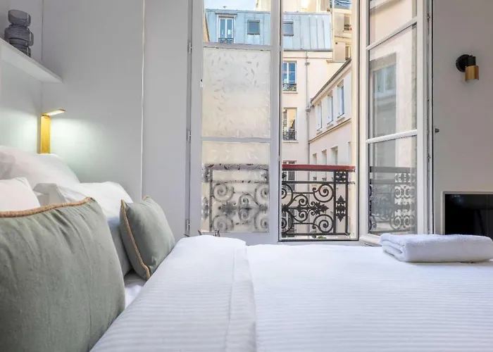 Superb Flat - Heart Of Marais -
